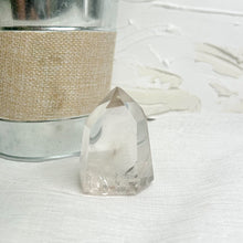 Load image into Gallery viewer, CLEAR QUARTZ POINT
