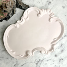 Load image into Gallery viewer, VINTAGE TRINKET TRAY