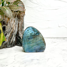 Load image into Gallery viewer, LABRADORITE SMALL FREEFORM