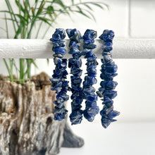 Load image into Gallery viewer, CRYSTAL CHIP BRACELET