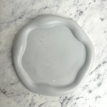 Load image into Gallery viewer, CURVE TRINKET TRAY