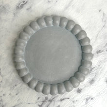 Load image into Gallery viewer, BUBBLE ROUND TRINKET TRAY
