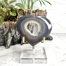 Load image into Gallery viewer, AGATE HEART SLICE