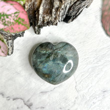 Load image into Gallery viewer, LABRADORITE HEART