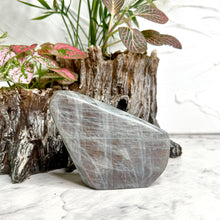 Load image into Gallery viewer, PURPLE LABRADORITE FREEFORM