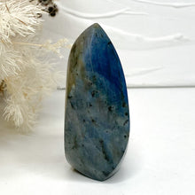Load image into Gallery viewer, LABRADORITE FLAME