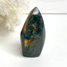 Load image into Gallery viewer, LABRADORITE FLAME
