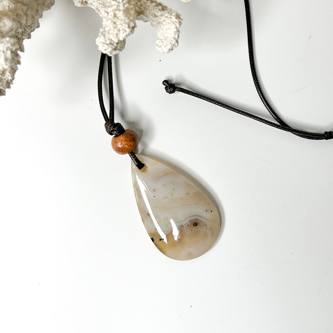 AGATE TEAR DROP PENDANT