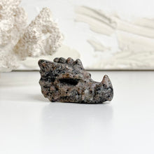 Load image into Gallery viewer, MINI CRYSTAL DRAGON HEAD
