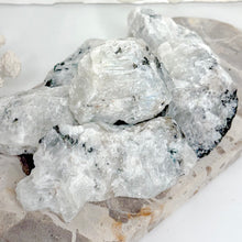 Load image into Gallery viewer, RAINBOW MOONSTONE ROUGH STONE
