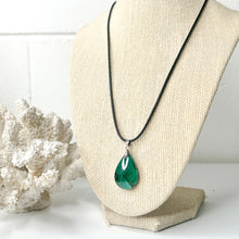 Load image into Gallery viewer, MALACHITE PENDANT NECKLACE
