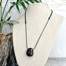 Load image into Gallery viewer, GARNET NECKLACE
