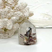 Load image into Gallery viewer, INCLUDED QUARTZ POINT
