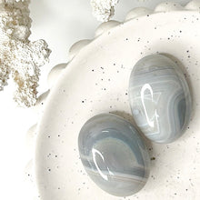 Load image into Gallery viewer, AGATE PALMSTONE
