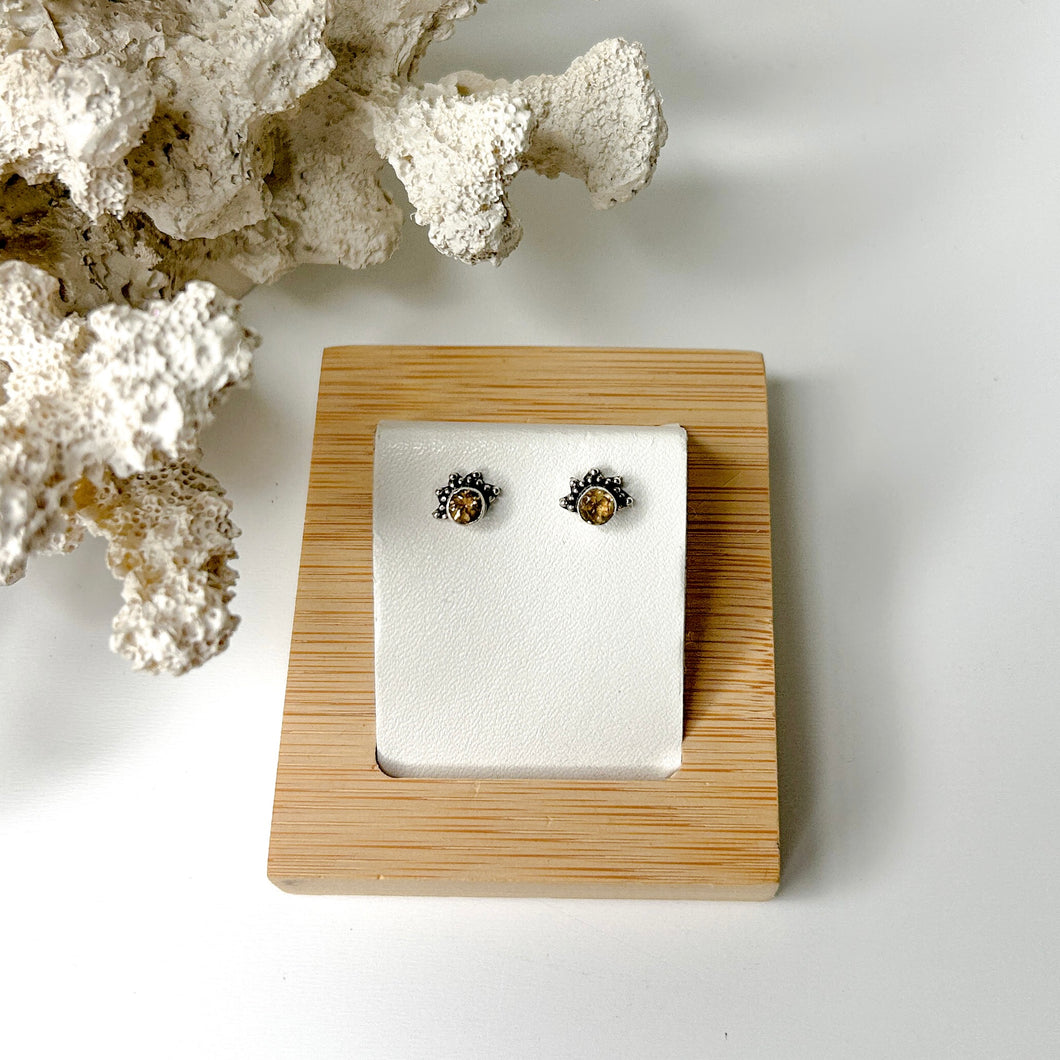 FACET CRYSTAL STUD EARRINGS