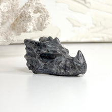 Load image into Gallery viewer, MINI CRYSTAL DRAGON HEAD
