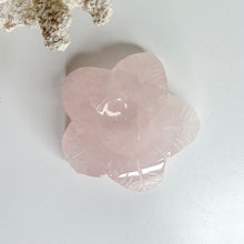Load image into Gallery viewer, FLOWER CRYSTAL SPHERE STAND
