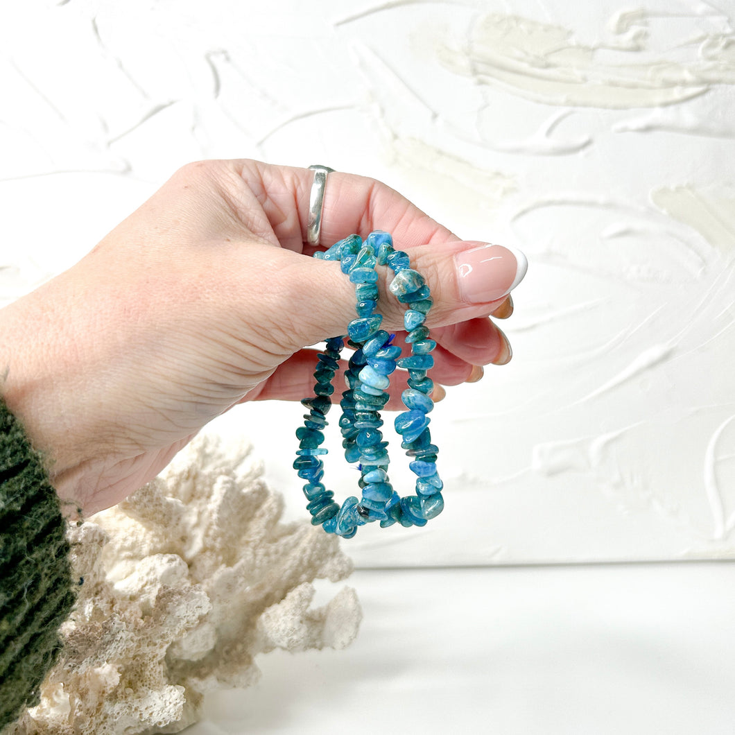BLUE APATITE CHIP BRACELET