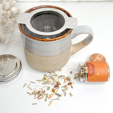 Load image into Gallery viewer, NATURALLY HEALTHFUL TEA INFUSER WITH LID
