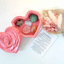 Load image into Gallery viewer, LOVE BEGINS WITHIN CRYSTAL GIFT SET
