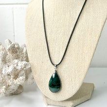 Load image into Gallery viewer, MALACHITE PENDANT NECKLACE
