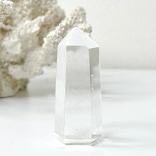 Load image into Gallery viewer, CLEAR QUARTZ POINT

