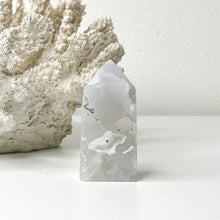 Load image into Gallery viewer, WHITE QUARTZ AGATE POINT
