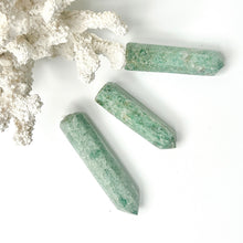 Load image into Gallery viewer, FUCHSITE POINT
