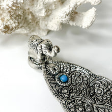 Load image into Gallery viewer, ALUMINIUM LEAF INCENSE HOLDER
