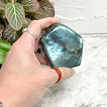 Load image into Gallery viewer, LABRADORITE FREEFORM
