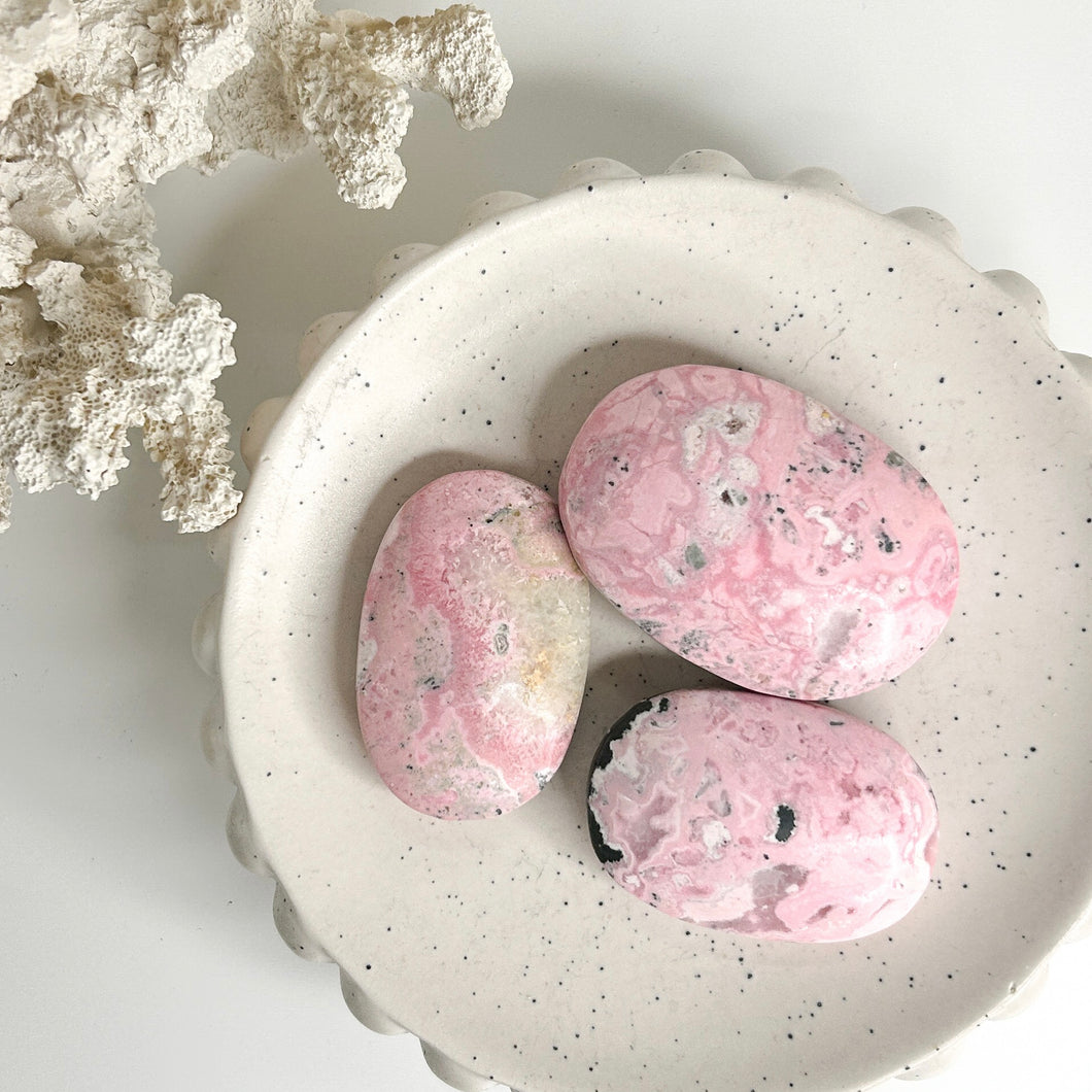 RHODONITE PALM-STONE