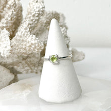 Load image into Gallery viewer, PERIDOT RING
