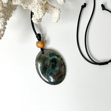 Load image into Gallery viewer, LABRADORITE PENDANT NECKLACE
