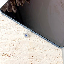 Load image into Gallery viewer, CHARM DUST PLUG USB- C
