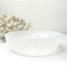 Load image into Gallery viewer, SELENITE ROUND BOWL
