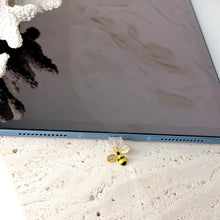 Load image into Gallery viewer, CHARM DUST PLUG USB- C
