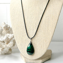 Load image into Gallery viewer, MALACHITE PENDANT NECKLACE
