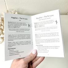 Load image into Gallery viewer, RUNE DIVINATION - A BASIC GUIDEBOOK
