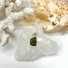 Load image into Gallery viewer, MOLDAVITE PENDANT

