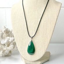 Load image into Gallery viewer, MALACHITE PENDANT NECKLACE
