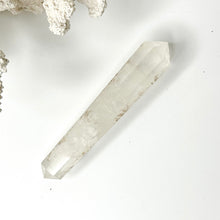 Load image into Gallery viewer, CLEAR QUARTZ DT POINT
