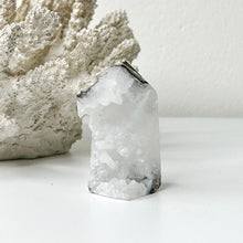 Load image into Gallery viewer, WHITE QUARTZ AGATE POINT
