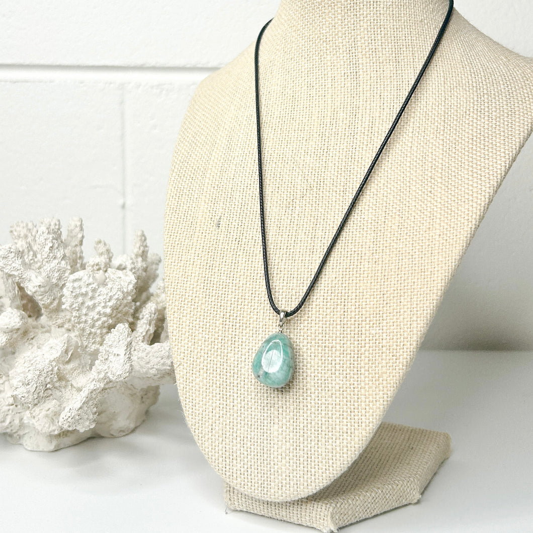 EMERALD PENDANT NECKLACE