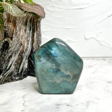 Load image into Gallery viewer, LABRADORITE FREEFORM
