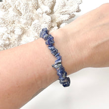 Load image into Gallery viewer, CRYSTAL CHIP BRACELET
