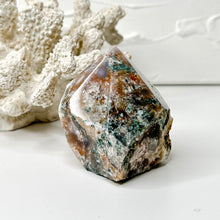 Load image into Gallery viewer, PINK AMETHYST RAW POINT
