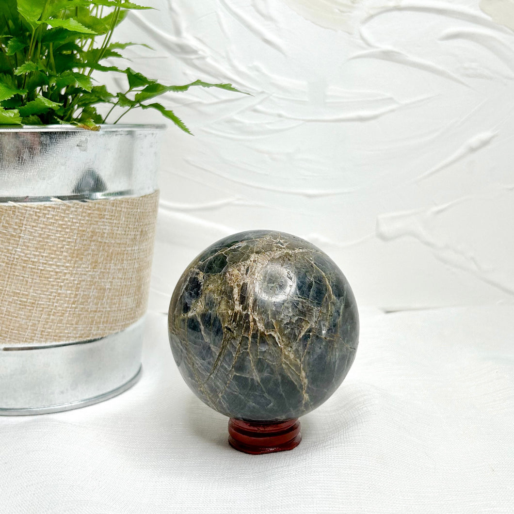 IOLITE SPHERE