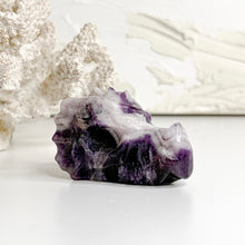 Load image into Gallery viewer, CRYSTAL DRAGON HEAD CARVING
