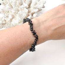 Load image into Gallery viewer, CRYSTAL CHIP BRACELET
