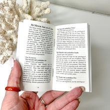 Load image into Gallery viewer, TAROT PRACTICAL GUIDE
